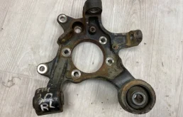 Кулак задний левый для Mitsubishi Pajero на фотографиях