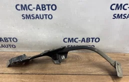 Кронштейн крыла Audi A8 2014 4H0821136E D4 4.0 CTG, передний правый