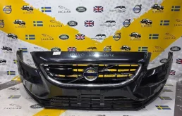 Бампер передний V40 2012-2019 черный 31283732 V40 II (2012—2016)
