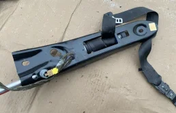 Ремень безопасности передний правый для Volvo XC90 на фотографиях