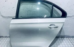 Двери для Skoda Rapid 2018 года на фотографиях