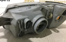 Фара правая для Hyundai Accent 2005 года на фотографиях