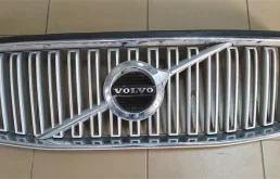 Решетка радиатора Volvo XC90 31425936