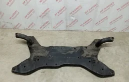 Подрамник двигателя для Mitsubishi Outlander 2011 года на фотографиях