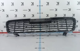 Решетка в бампер Toyota Hilux 2020 GUN125