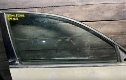 Стекло передней правой двери Volkswagen Passat B5