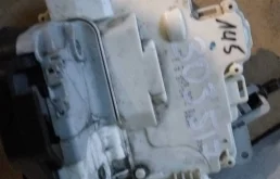 замок двери задней правой Audi A6  2006