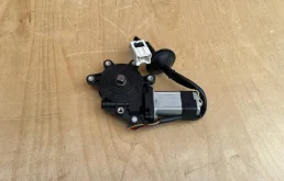 Мотор стеклоподъемника nissan murano z50 6 pin