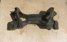 Балка подрамнмик honda cr-v rd1 rd2