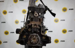 Двигатель без навесного для Ford Ranger 2012 года на фотографиях