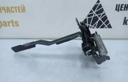 Замок капота для Toyota Corolla 2007 года на фотографиях