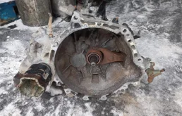 КПП (Коробка передач механическая) 2ZR-FE Toyota Auris 1 0.0 0