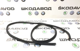 Уплотнитель проема двери Volkswagen Transporter 2005 7H0837911L T5 2.5 AXE, передний левый
