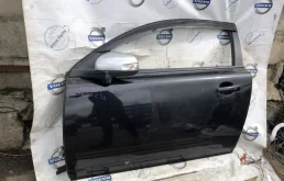 Дверь передняя левая для Volvo C30 2010 года на фотографиях