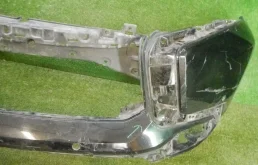 Накладка переднего бампера для Mitsubishi Pajero Sport 2024 года на фотографиях