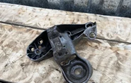 Кронштейн двигателя Audi A6 2000 4B0199351B C5 AVANT 2.5TDI AKE, левый