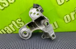 Лапа опоры Audi A4 2003 8E0199352 B6 AVANT BDV 2.4I, правая