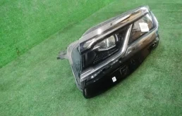 Фары для Volkswagen Touareg 2023 года на фотографиях