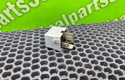 Реле Mercedes-Benz C-Class 2012 A0025422619 S204 OM651.911 2.2 CDI