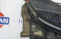 Жабо правое для Nissan Note на фотографиях