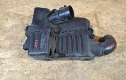 Корпус воздушного фильтра для Toyota RAV4 на фотографиях