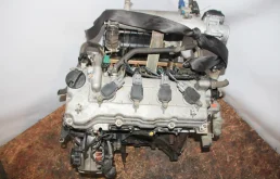 Двигатель для Nissan Primera 2006 года на фотографиях