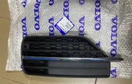 Решетка бампера Volvo XC90 31383044, левая