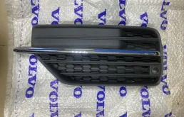 Решетка бампера Volvo XC90 31383044, передняя левая