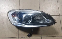 Фара ксеноновая Volvo XC60 2016 31395897
