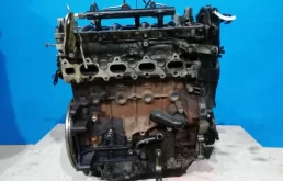 Двигатель без навесного для Ford Kuga 2010 года на фотографиях