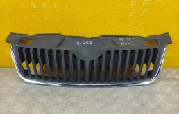 Решетка радиатора Skoda Fabia 2007-2015 2009 5J0853668C 1.2 I