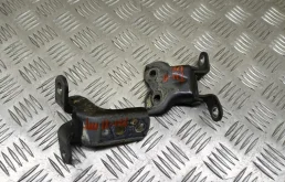 Петля двери передней правой Toyota Hilux (2005-2015) 2014 687100D030 ПИКАП 2.5 D 2KDFTV
