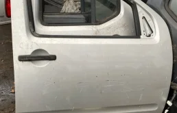Дверь передняя правая Nissan Navara (D40) 2004-2015 2007 80100EB330 2.5 D YD25DDTI