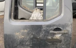 Дверь задняя левая Nissan Navara (D40) 2004-2015 2006 82101EB332