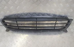 Решетка в бампер центральная HYUNDAI SOLARIS 2010-2014 865611R000