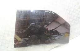 Стекло двери RENAULT LOGAN 2004-2009 8200240553, заднее левое