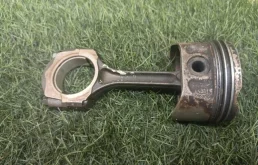Шатун в сборе с поршнем RENAULT FLUENCE 2009–2015 121009455R