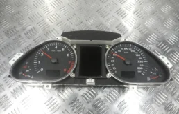 Панель приборов Audi A6 2005-2007 4F0920900R C6 3.2 AUK