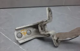Петля двери передней правой для KIA Sorento 2009-2021