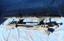 Задний подрамник для Mitsubishi ASX 2010 года на фотографиях