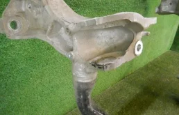 Подрамник двигателя для Audi Q7 2015 года на фотографиях