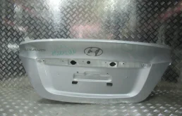 Дверь багажника для Hyundai Solaris 2016 года на фотографиях