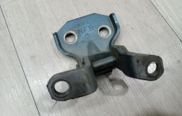 Петля двери передняя для Subaru Forester S12 2008-2012