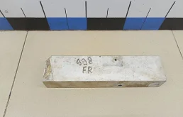 Кронштейн усилителя переднего бампера правый 5-серия F10/F11 2009>