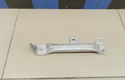 Кронштейн усилителя переднего бампера правый 5-серия F10/F11 2009>