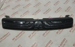 Решетка радиатора Mitsubishi Outlander GF8 4J12