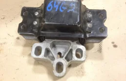 кронштейн коробки (балка кпп) Volkswagen Passat B6
