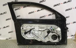 Двери для Volvo C30 2007 года на фотографиях