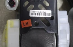 Ремень безопасности передний левый для Kia Rio 2014 года на фотографиях