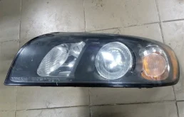 Фара галогеновая Volvo S40 2007 30698873, левая
